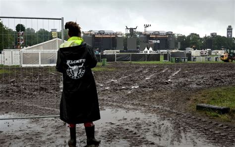 Regen und Schlamm Einlass Stopp für Wacken Fans Politik Allgäuer