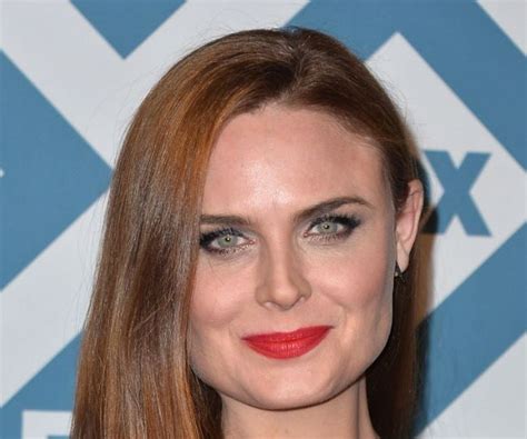 Emily Deschanel Net Worth | Celebrity Net Worth