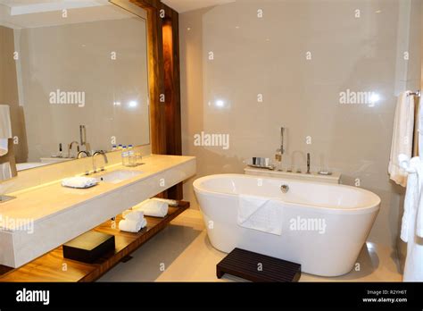 Bathroom In The Luxury Hotel Dubai Uae Stock Photo Alamy