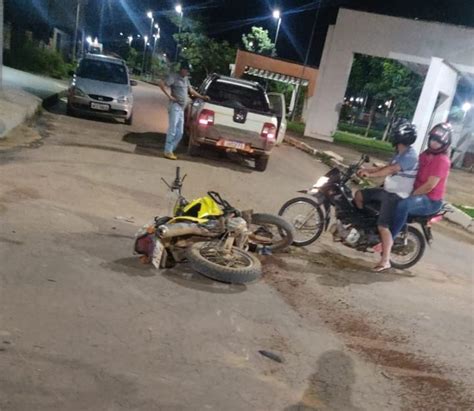 Jaru Acidente Entre Motocicleta E Fiat Strada Deixa Homem Ferido No