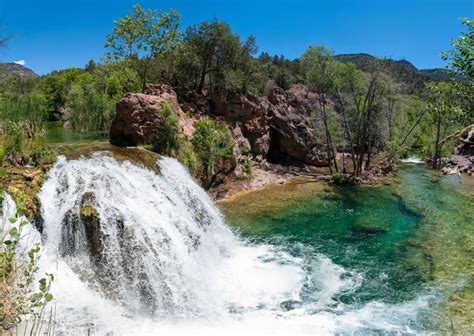 11 Gorgeous Swimming Holes Around the World to Take the Plunge