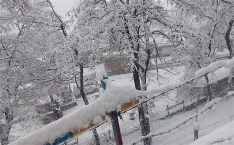 Snowfall at Jawahar Tunnel area, Jammu-Srinagar National Highway closed ...