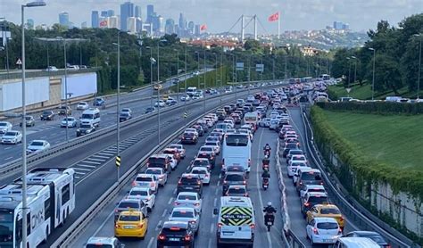 Valilik 1 Ocak ta İstanbul da pek çok yolun trafiğe kapacağını duyurdu