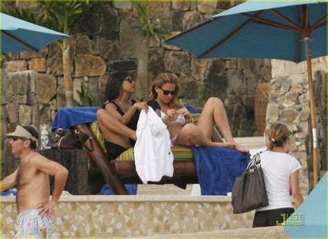 Leonardo DiCaprio Bar Refaeli Cabo Couple Photo 1628801 Bar Refaeli Bikini Kevin Dillon