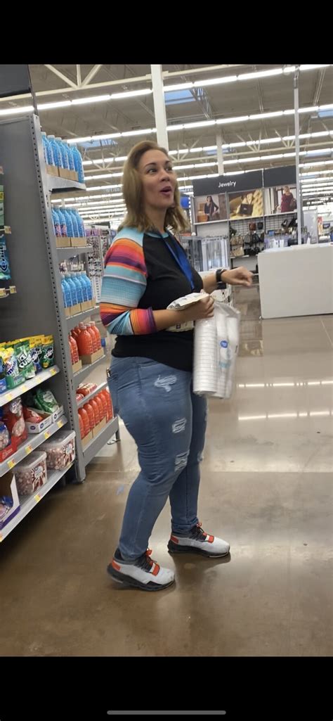Big Booty Latina At Walmart I Have The Video But It Wont Let Me Upload It Booty Forum