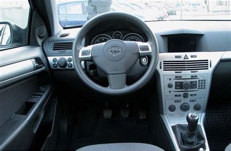 2007 Opel Astra - Interior Pictures - CarGurus