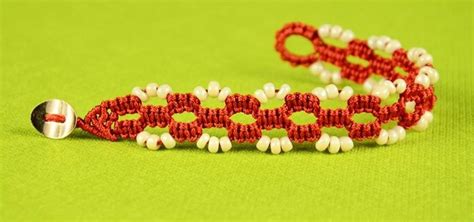 Easy Square Knot Bracelet Tutorial « Jewelry :: WonderHowTo