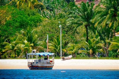 Excursão Gamboa de barco saindo de Morro de São Paulo