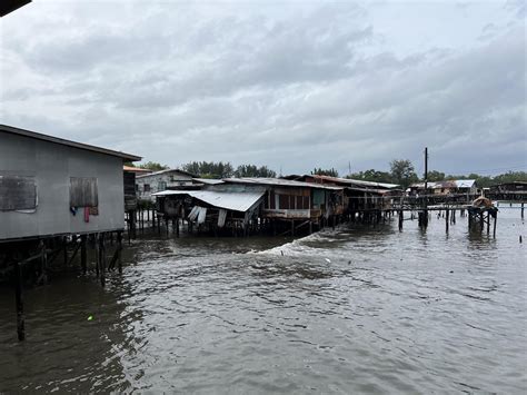 Water Village Kampung Air Tanjung Aru Sabah Rmalaysia