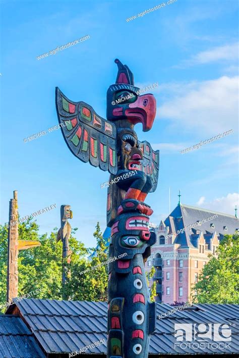 Totem Poles Thunderbird Park Royal Bc Museum Victoria British