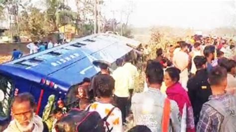 Assam Major Accident On National Highway In Bajali 20 Passengers