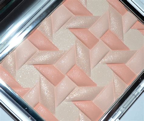 girl z Diorskin Nude Glow First Light летний азиатский хайлайтер