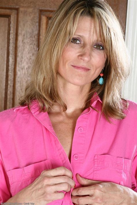 Horny Mature Housewife Spreading Pussy On The Floor Porn Pictures XXX Photos Sex Images