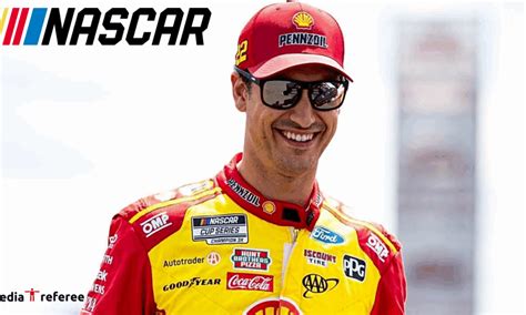 Is Pedro Pascal Gay What Does The Last Of Us Star Have To Say About His Sexuality Media