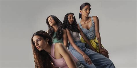 The Ultimate Guide to Flattering Haircuts for Medium Hair Women – Moxie