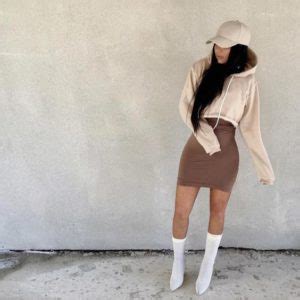 Maneras De Convertir Una Sudadera Nude En Tu Prenda M S Sexy Es La Moda