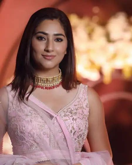 Disha Parmar Top Hot Pics And Photo