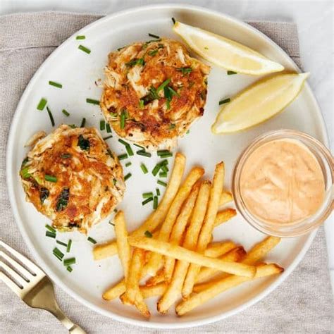 Maryland Style Crab Cakes With Spicy Remoulade Casual Epicure