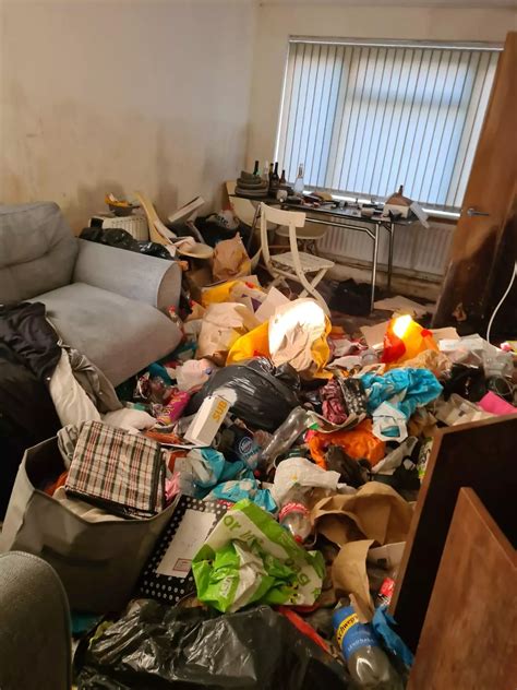 What Is The Difference Between Clutter And Hoarding Ideal Response