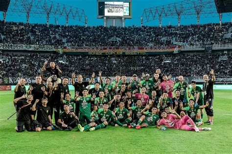 Persebaya Surabaya Tak Pernah Lupa Korban Tragedi Kanjuruhan Beri