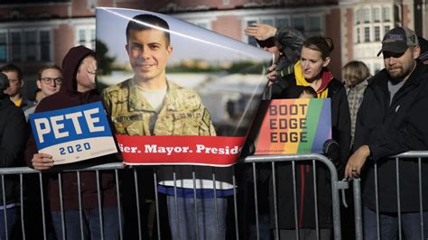 Quién es Pete Buttigieg y cómo la candidatura del exmilitar millennial y gay amenaza a los