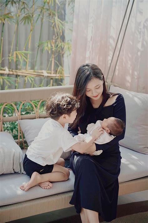 Hot Girl D N T C Tr I Qua L N V T C N V N Xinh Nh G I