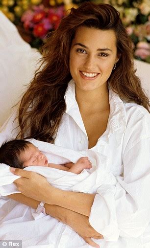 Hot Sexy Amber Le Bon Bikini Pics