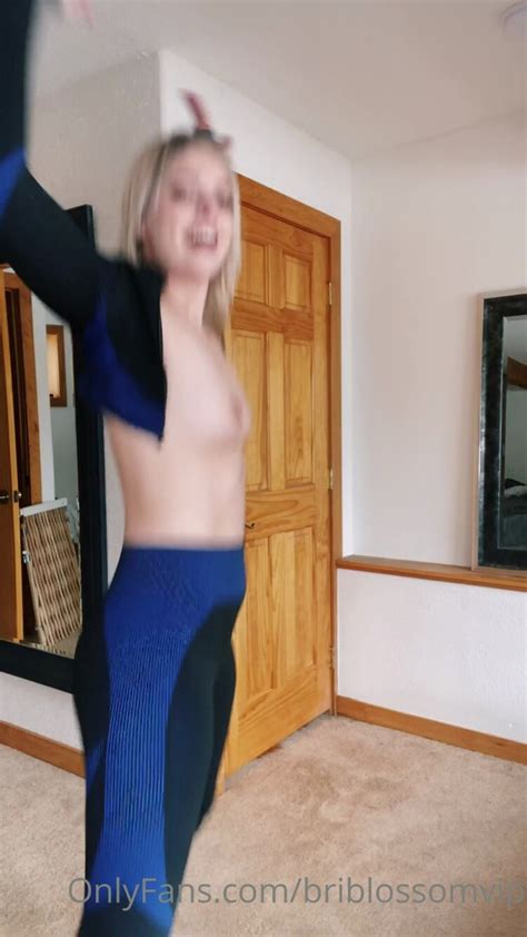 Bri Blossom Briblossomvip POV Solo Blowjob Lesbian Page 2