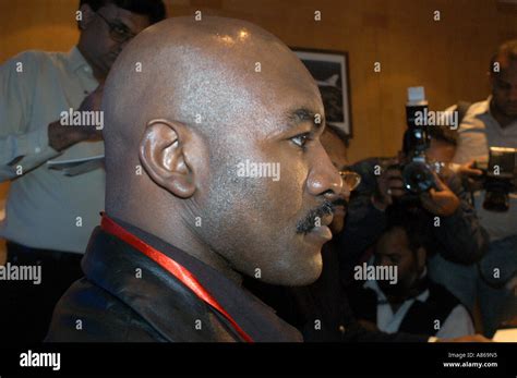 Mike Tyson Evander Holyfield Ear Hi Res Stock Photography And Images