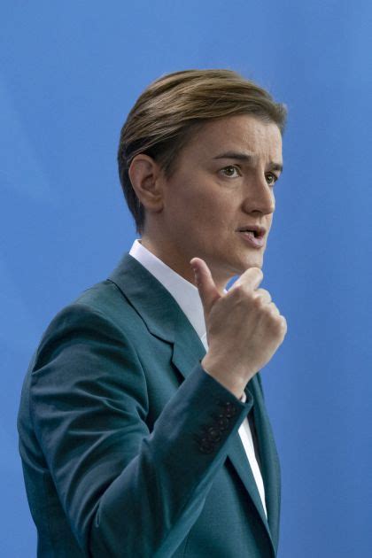 Prizor koji se jednom viđa Ana Brnabić u bikiniju pogledajte kako