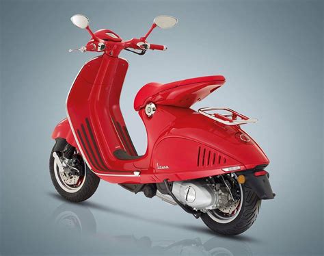 Vespa 946 Red