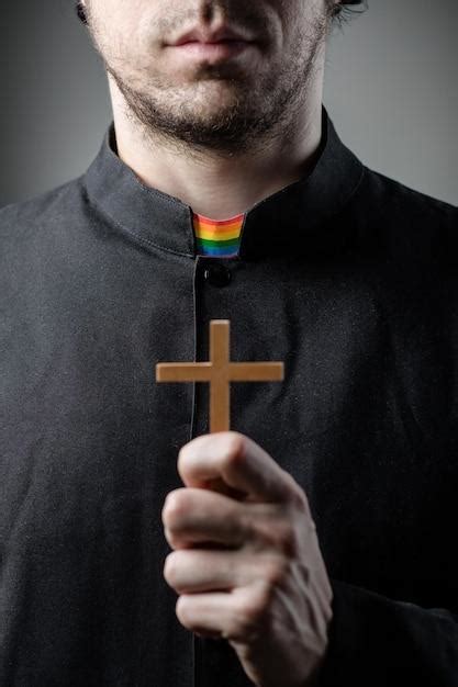 Primeiro Sacerdote Gay Da Igreja Episcopal Anglicana Em Caxias Do Sul Um Marco Para A Inclus O