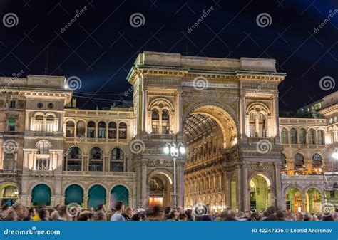 Night View of Galleria Vittorio Emmanuele II in Milan Stock Photo ...