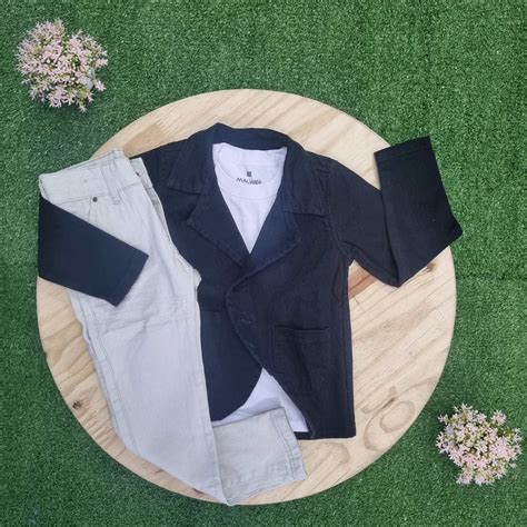 Calça Nude Camiseta Branca e Blazer Preto Infantil Lojinha da Vivi Roupas Calçados e