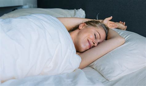 Flu Symptoms Can Be Eased By Sleeping Naked Helps Regulate Body