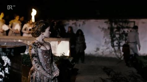 Naked Chloé Stefani in Henri