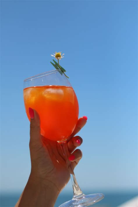 Апероль Спритс, aperol spritz, апероль на пляже, лимонад, лимонад на ...