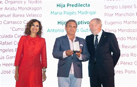 El Cantaor Lebrijano Curro Malena Medalla De Oro De La Provincia De