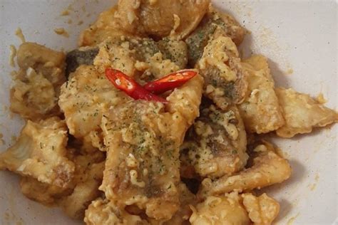 Resep Kakap Goreng Saus Telur Asin Untuk Makan Siang