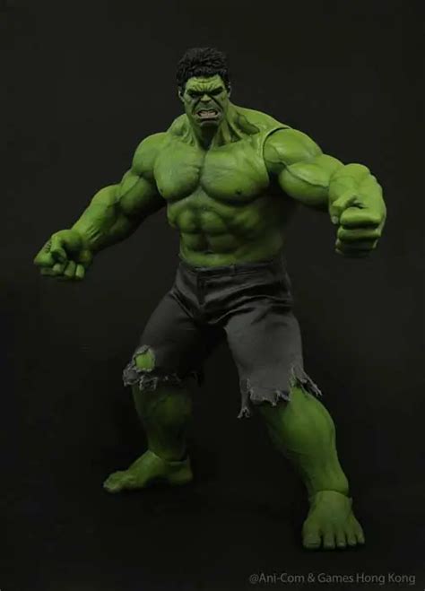 M S Im Genes De Las Figuras De Hot Toys De Los Vengadores En La Ani Games