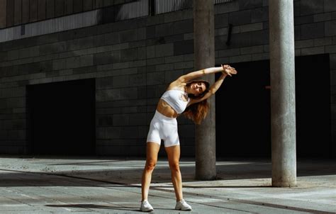 Wallpaper Girl Sexy Hot Girl Eyes Smile Beautiful Figure Model For Mobile And Desktop