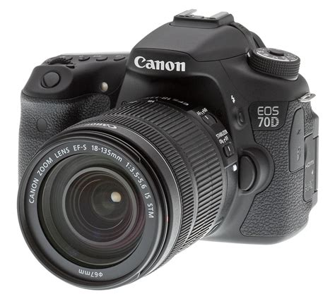 Canon 70D w/ 18-135mm EF-S Lens Camera Kit