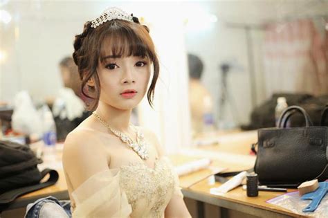 Ngắm vẻ đẹp dịu dàng trong sáng của hot girl Hà Vi Titanic Nơi mọi thứ được chia sẻ