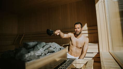 Steam Room Vs Sauna The Key Differences You Need To Know Barbend