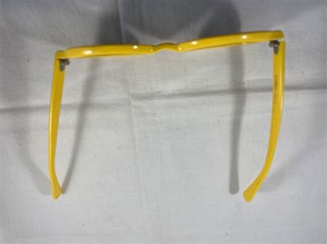 Willy Wonka Yellow Round Vintage Sunglasses - Gem