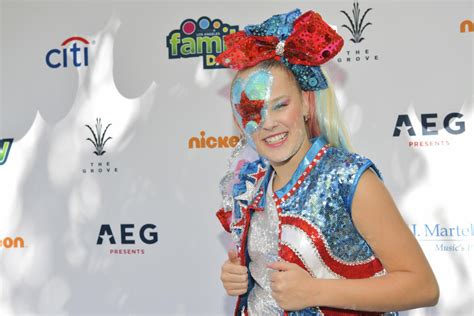 JoJo Siwa Says Being Called A Gay Icon Is The Biggest Honor Sports Grind Entertainment