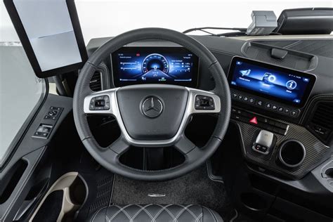 Mercedes Benz Sort Un Actros F Basique Et Une S Rie Limit E Edition