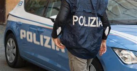 Un Uomo Ucciso Davanti A Un Bar A Milano Nel Quartiere Corvetto La