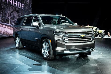 2021 Chevrolet Suburban Z71 First Test Roomy And Agile