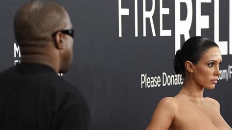 Kanye West Boasts Aussie Wife Bianca Censoris Nude Stunt Set World Record Gold Coast Bulletin